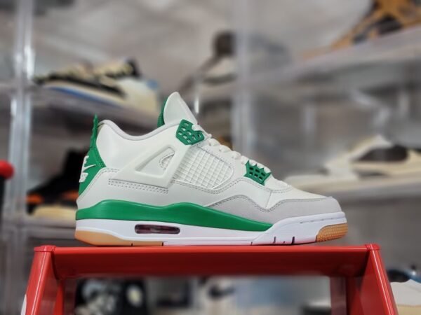 Air Jordan 4 Retro "Pine Green" - Image 6