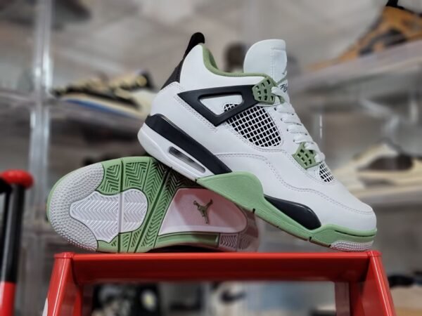 Air Jordan 4 Retro "Seafoam" - Image 2