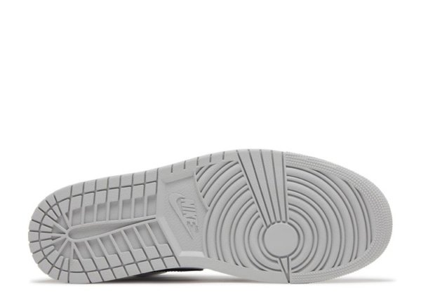 Air Jordan 1 Retro High OG Stage Haze - Image 4