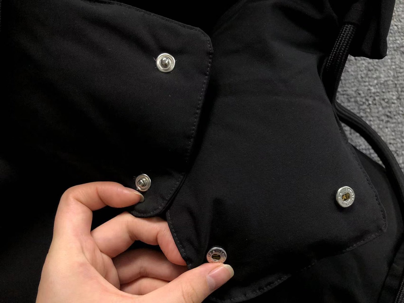 Ami Logo Puffer Jacket Grey - Image 10