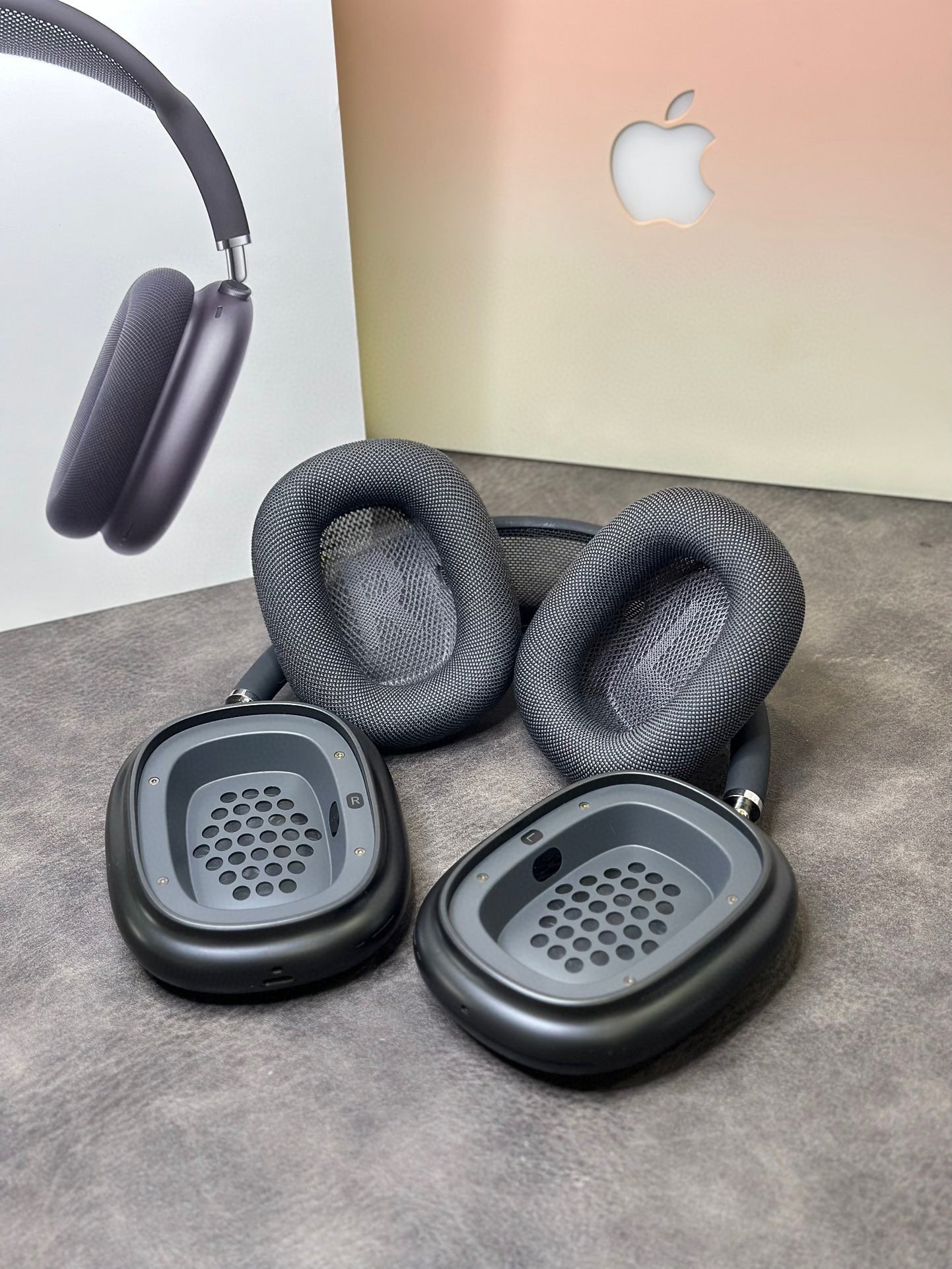 AirPods Max Black - Image 10
