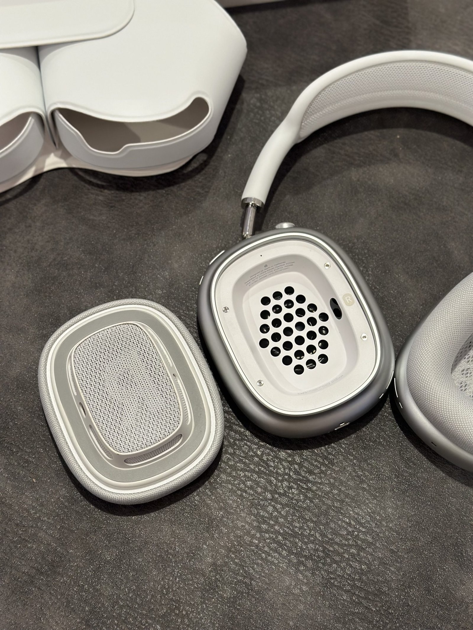 AirPods Max Silver White - Image 15