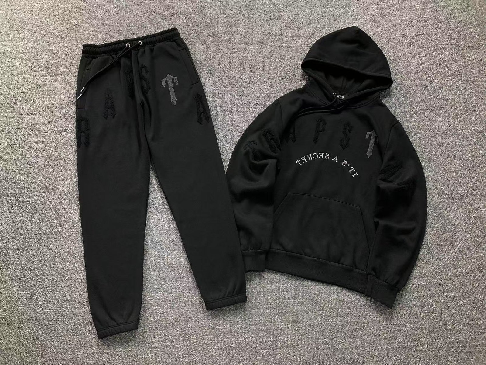 Trapstar Irongate Tracksuit Blackout - Image 2
