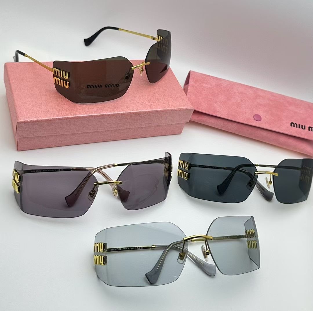 Miu Miu Runway Sunglasses Black - Image 2