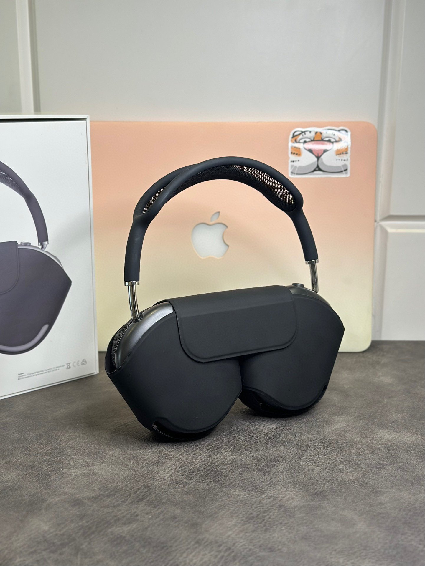 AirPods Max Black - Image 2