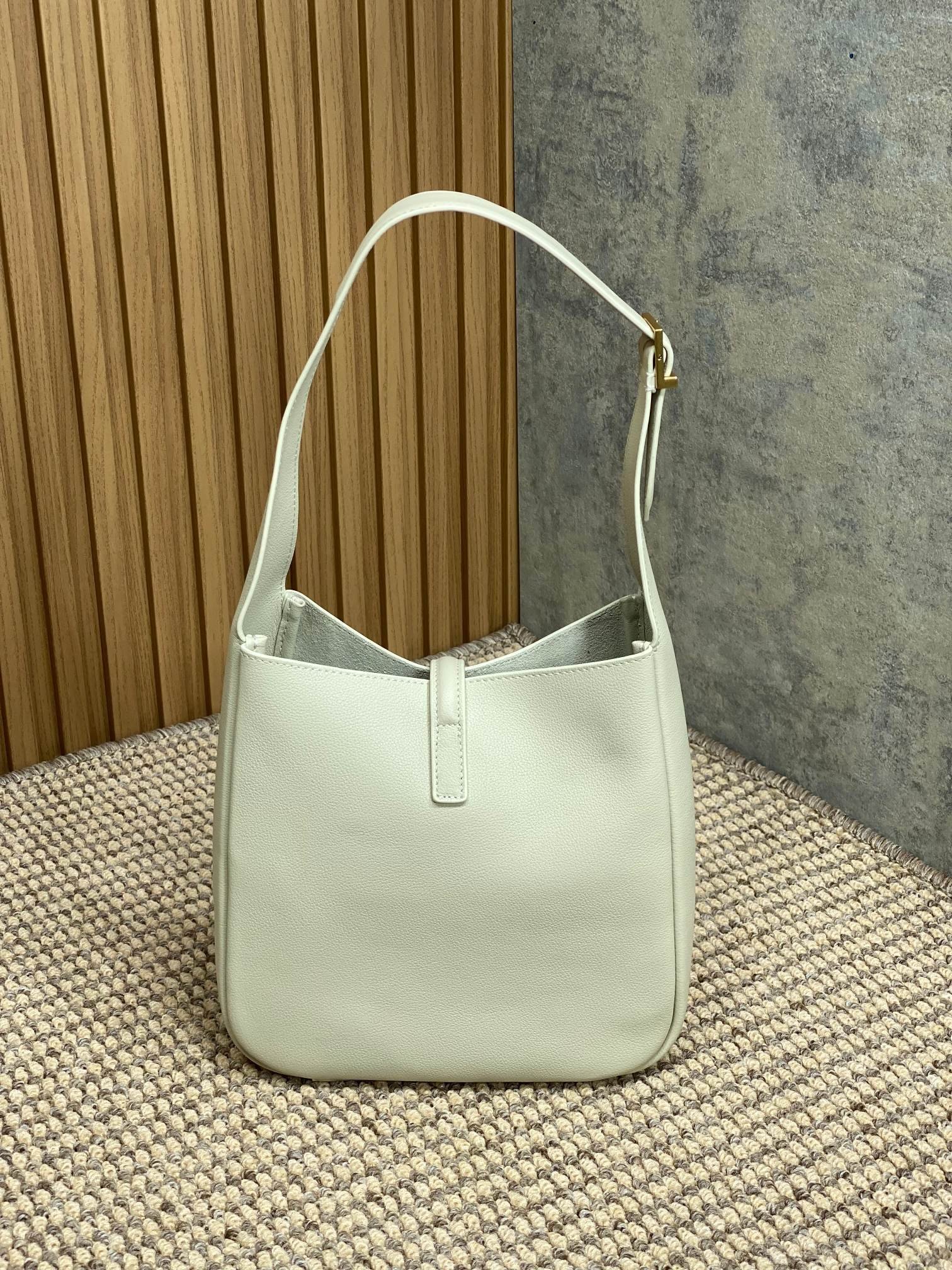 Yves Saint Laurent Supple Large Bag White - Image 3