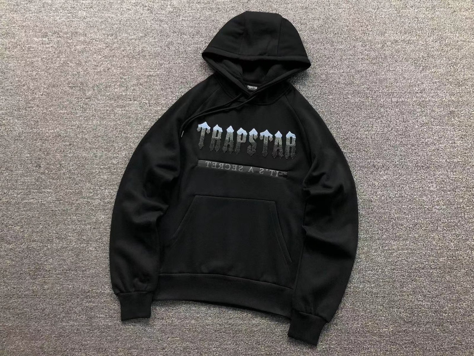 Trapstar Gradient Logo Tracksuit Black - Image 3
