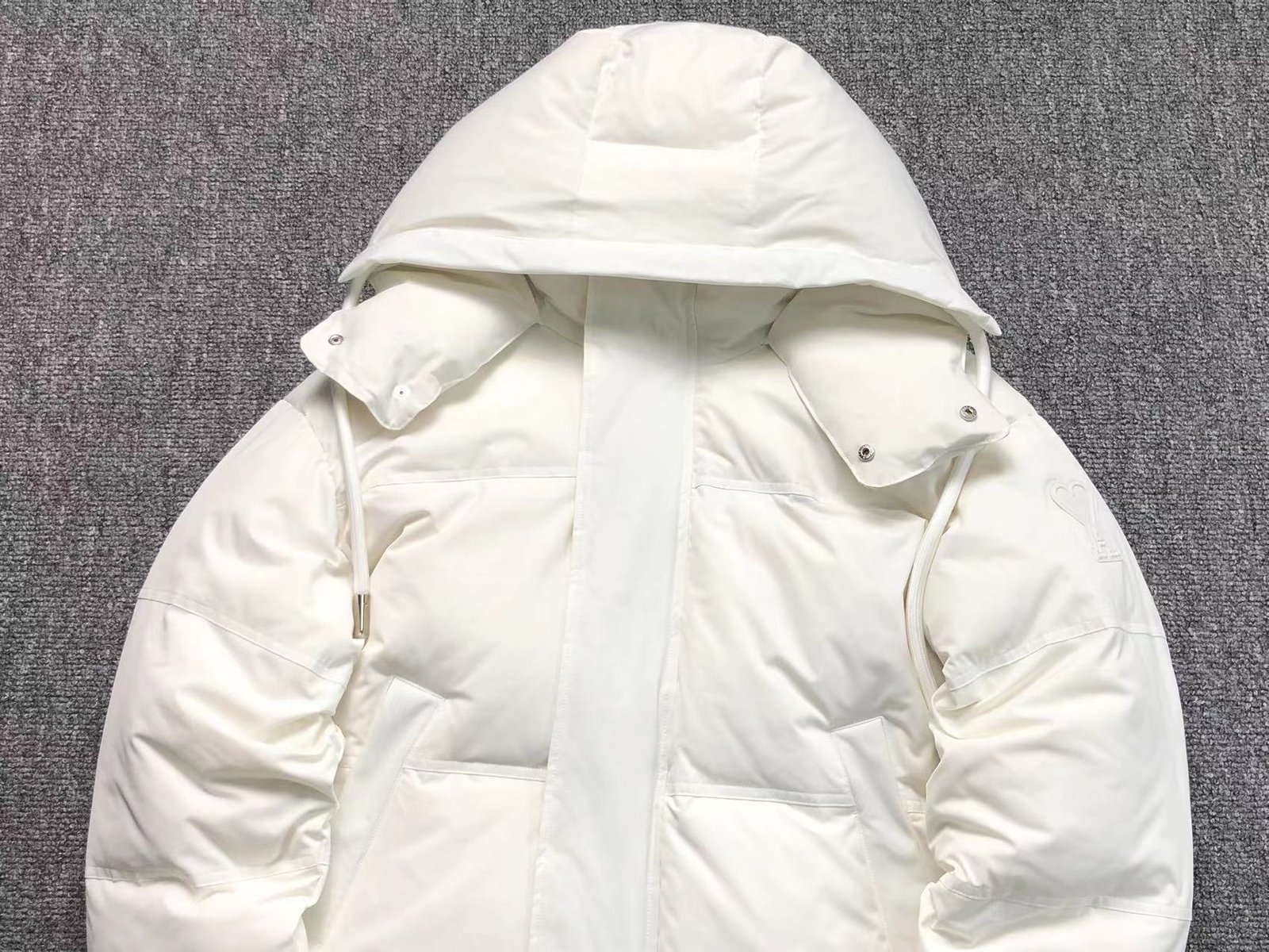 Ami Logo Puffer Jacket White - Image 3