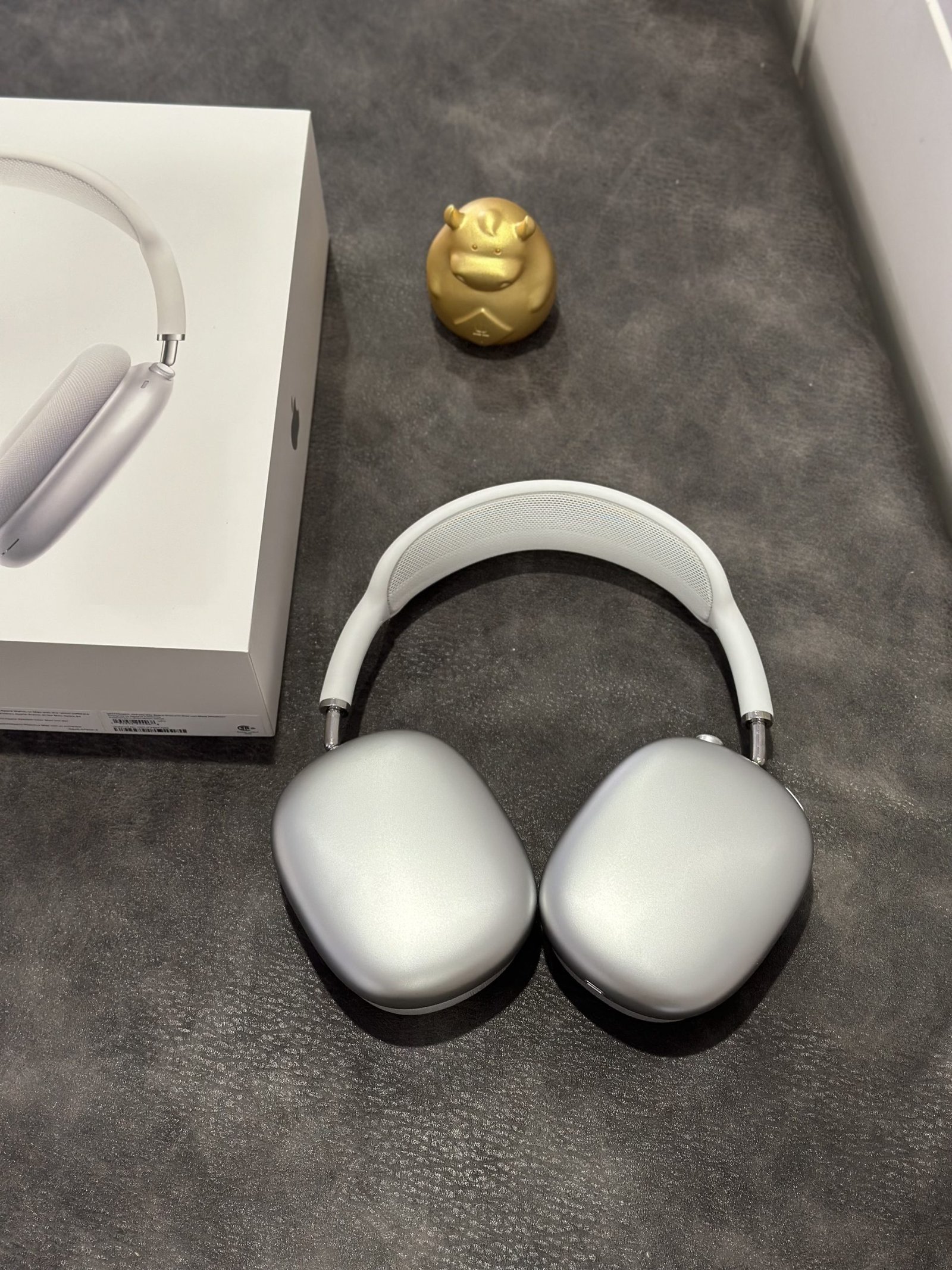 AirPods Max Silver White - Image 4