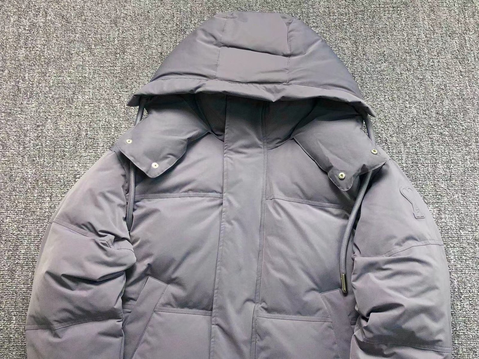 Ami Logo Puffer Jacket Grey - Image 4