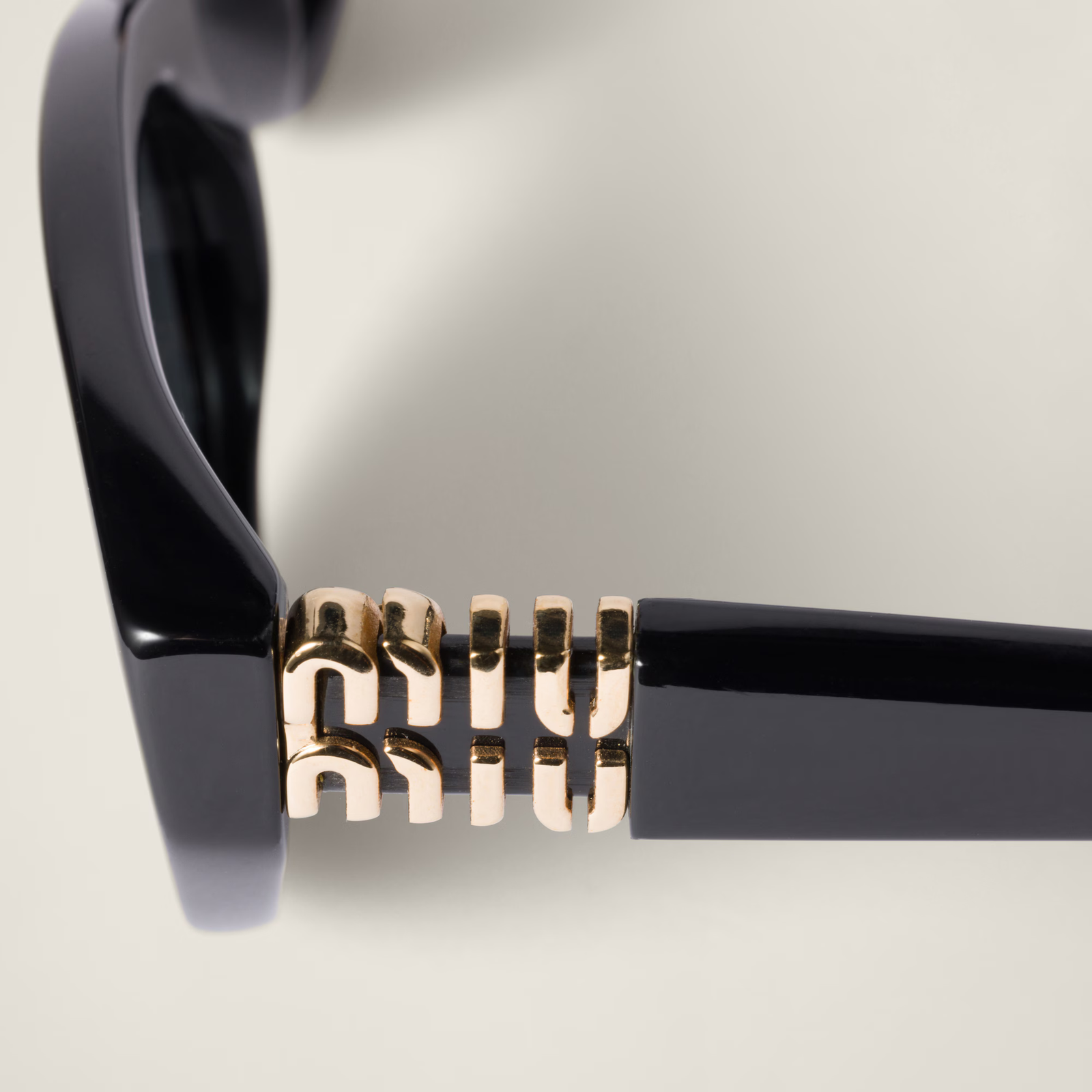 Miu Miu Logo Sunglasses Black - Image 4