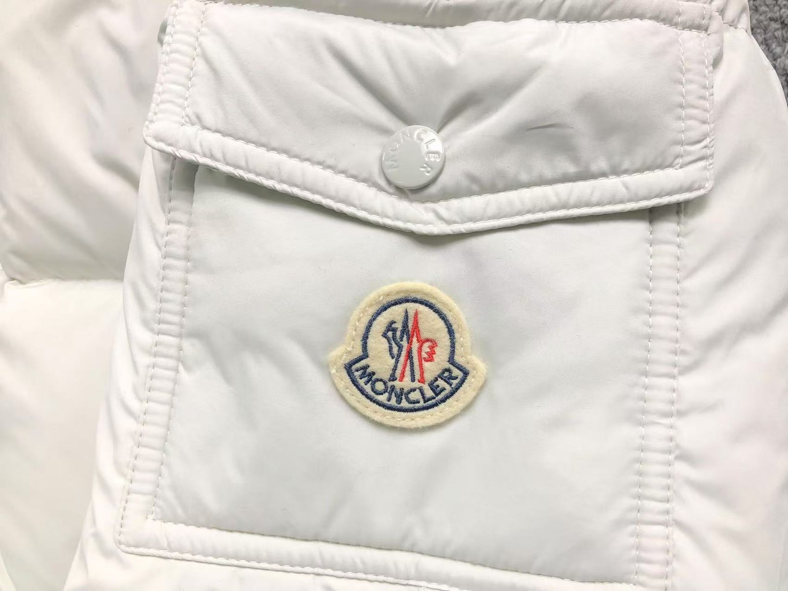 Moncler Logo Puffer Jacket White - Image 5