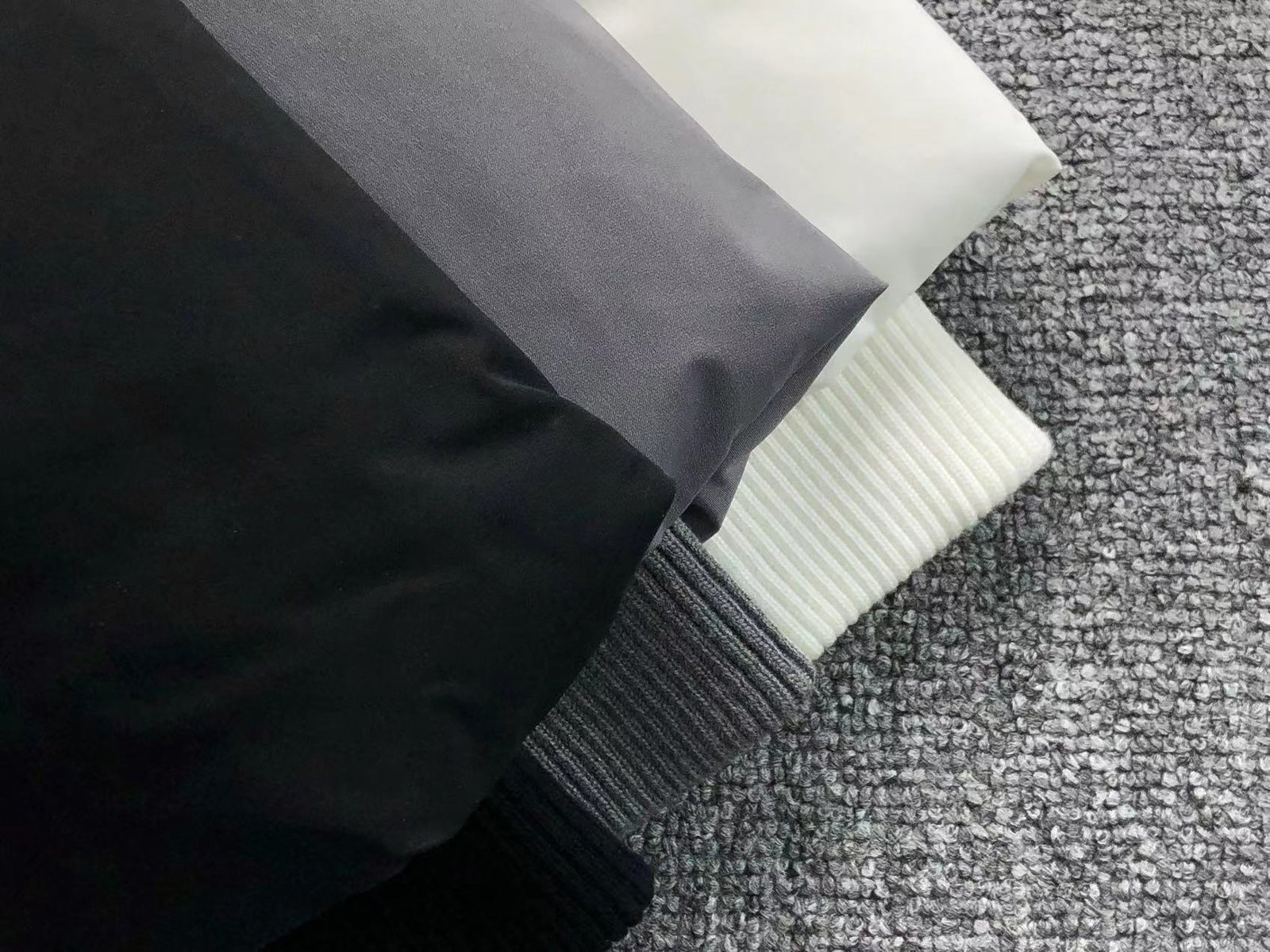 Ami Logo Puffer Jacket White - Image 7