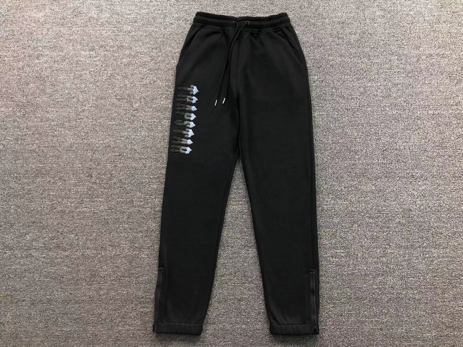 Trapstar Gradient Logo Tracksuit Black - Image 9