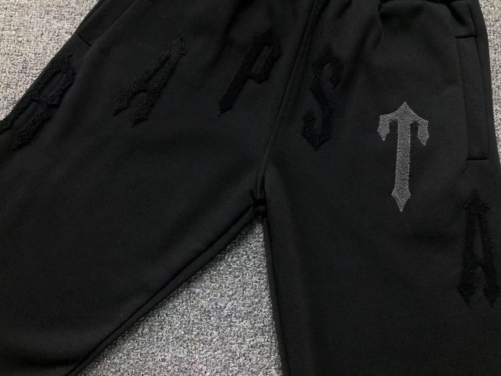 Trapstar Irongate Tracksuit Blackout - Image 10
