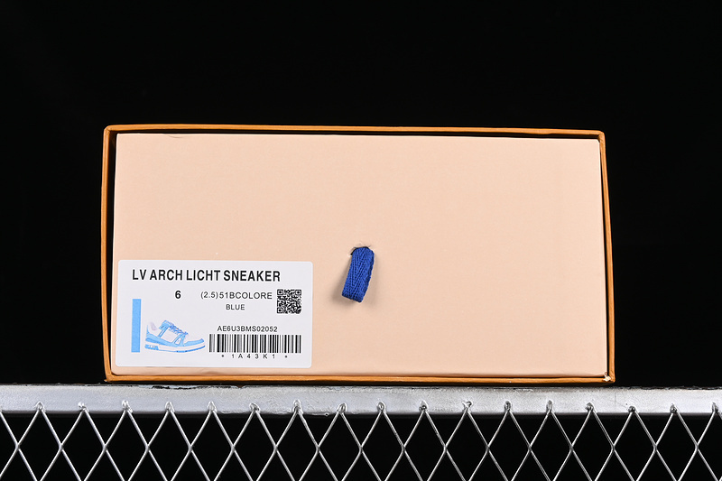 Louis Vuitton Blue Trainers - Image 8