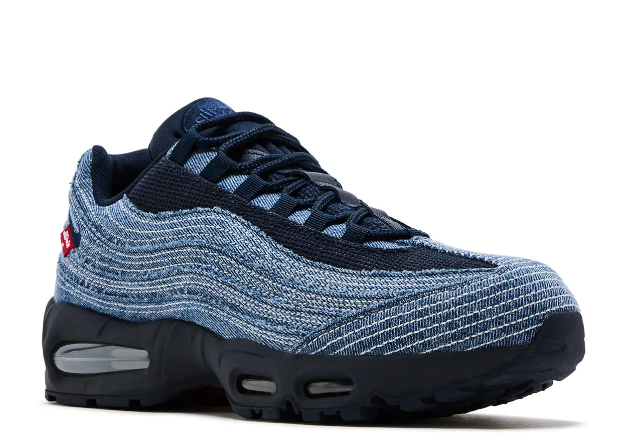 Levis X Air Max 95 OG Obsidian - Image 3
