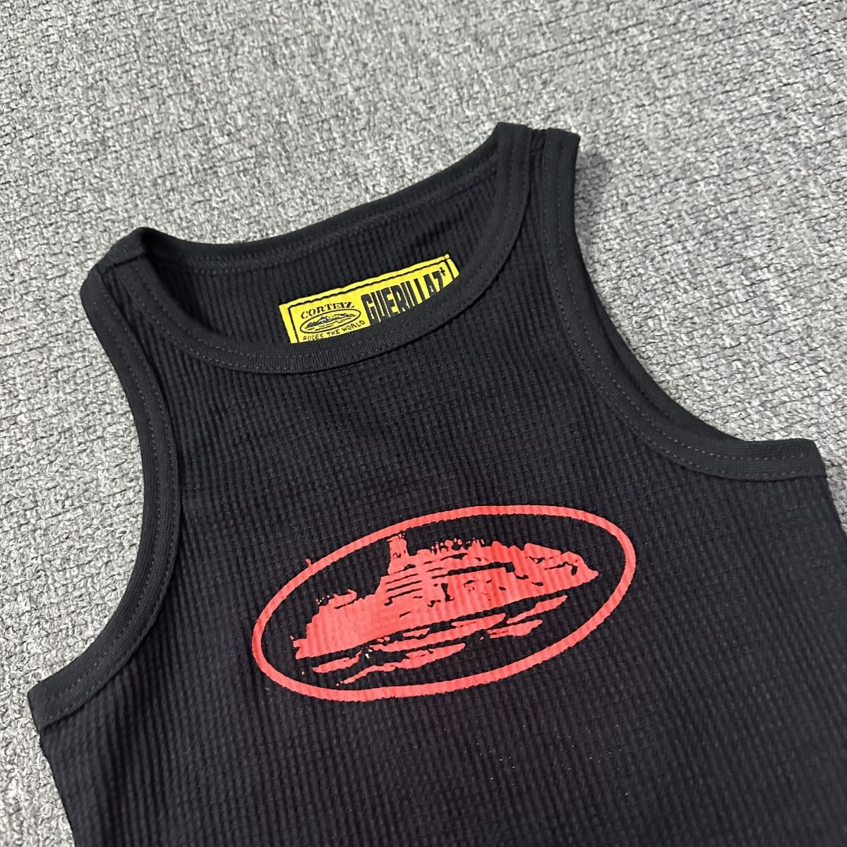 Corteiz Alcatraz Tank Top Black Red - Image 4