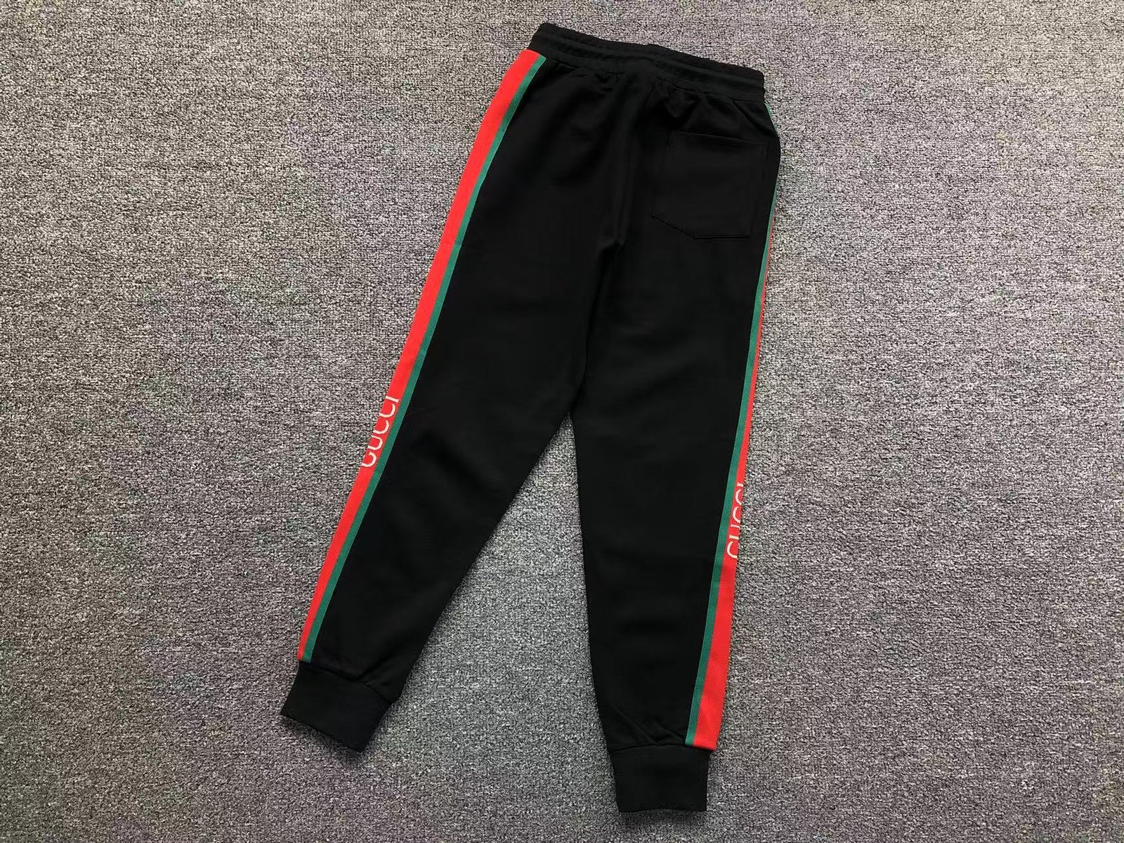 Gucci Vertical Stripes Logo Set - Image 11