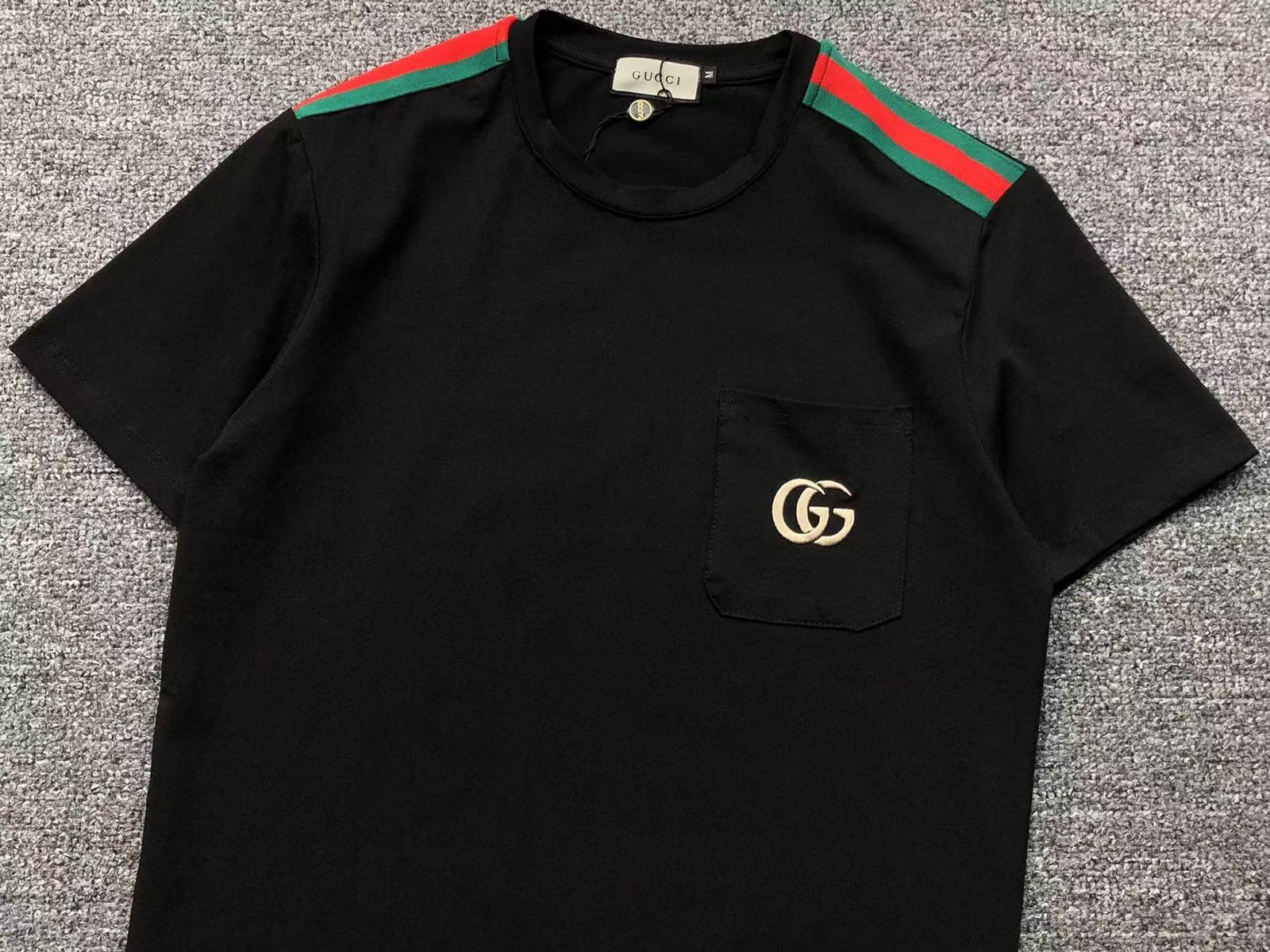 Gucci Vertical Strips Logo Tshirt Black - Image 2