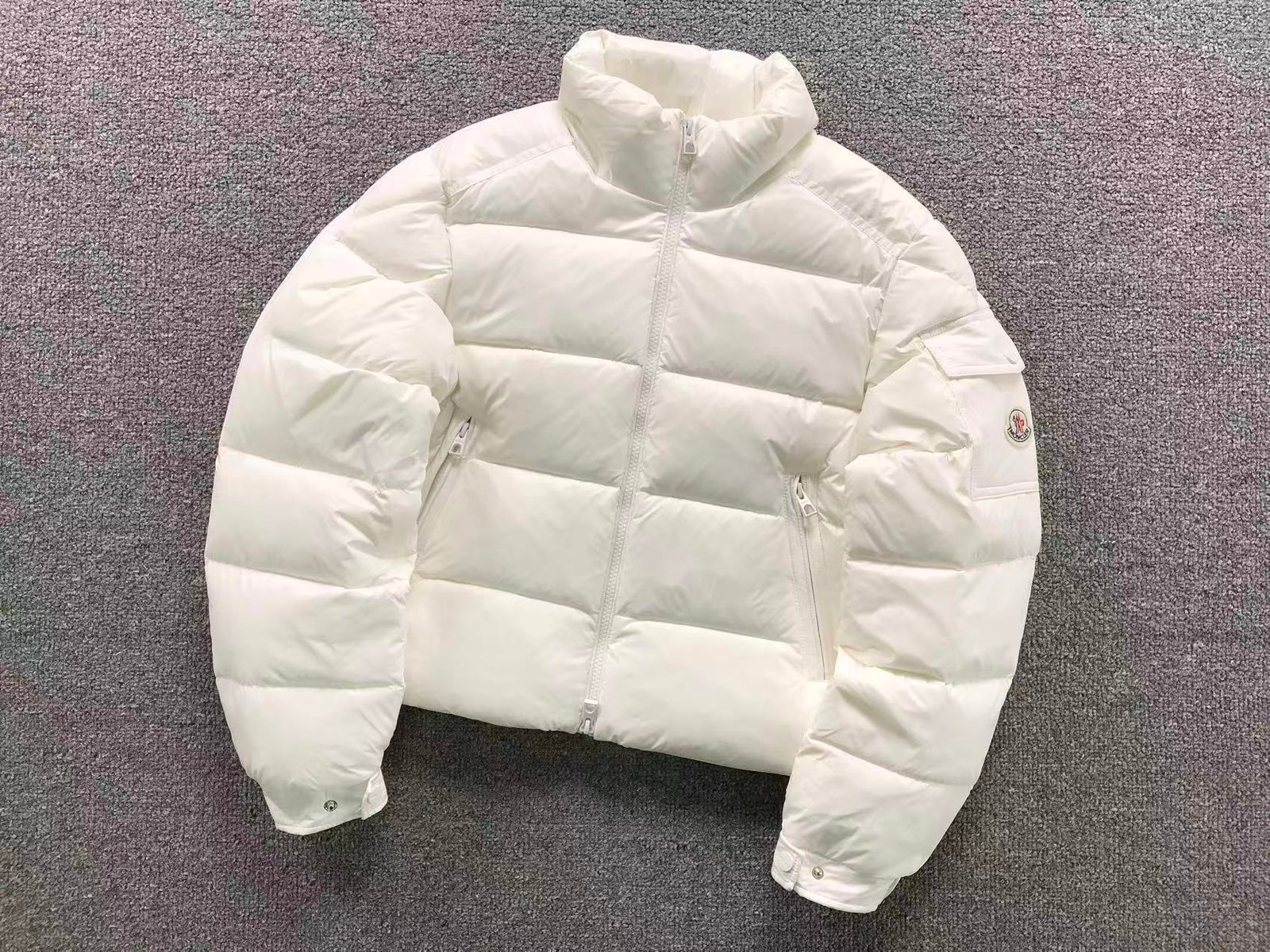 Moncler Cropped Puffer White - Image 2