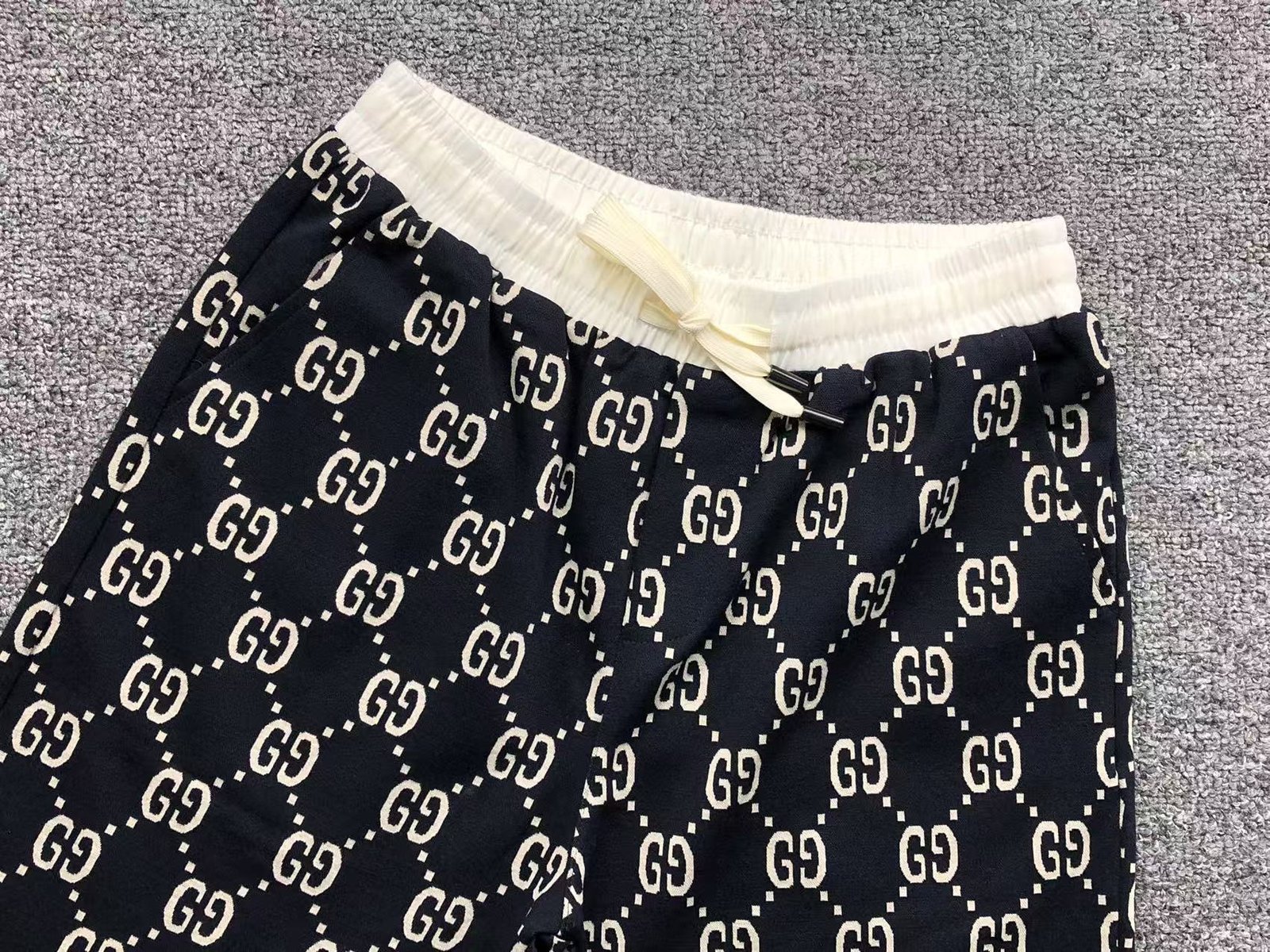 Gucci Embroidery Logo Shorts Black - Image 3