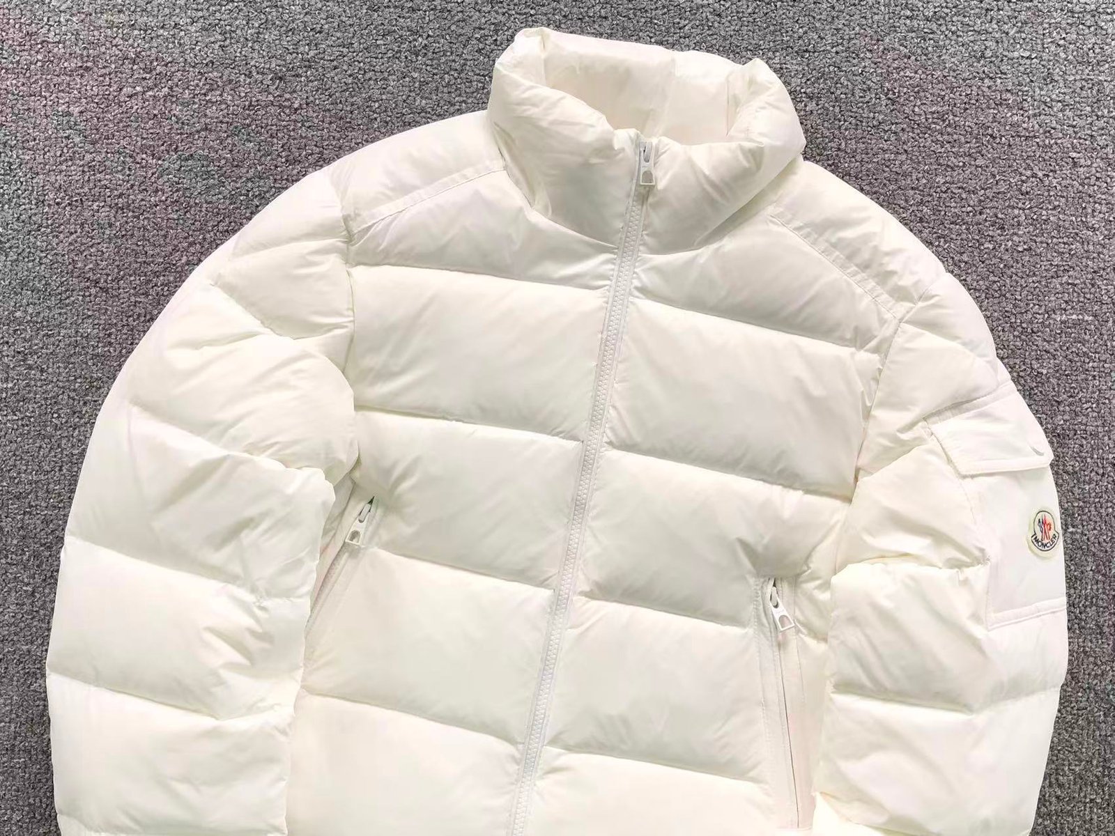 Moncler Cropped Puffer White - Image 3