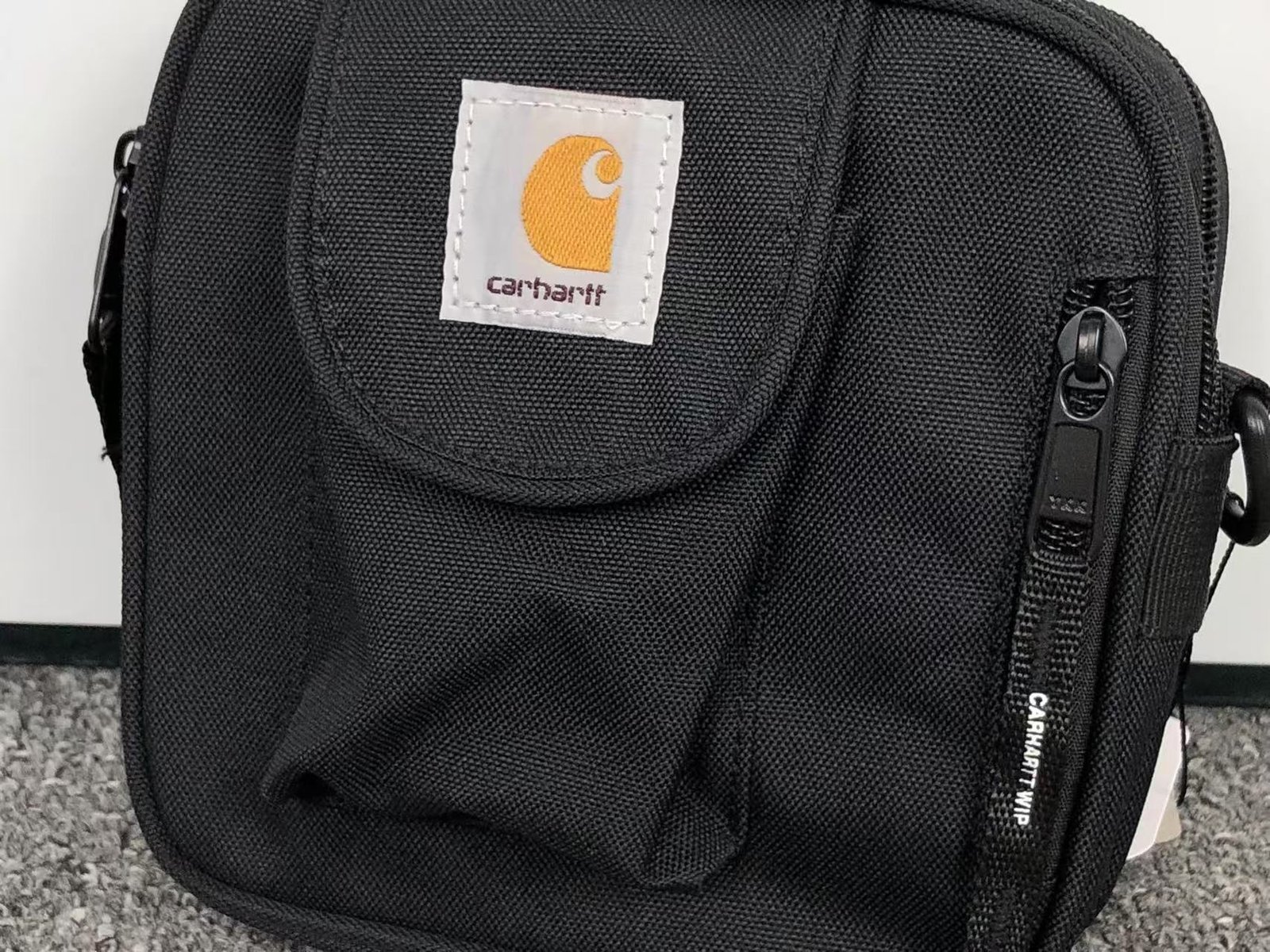 Carhartt Wip Essentials Small Bag Black - Image 3