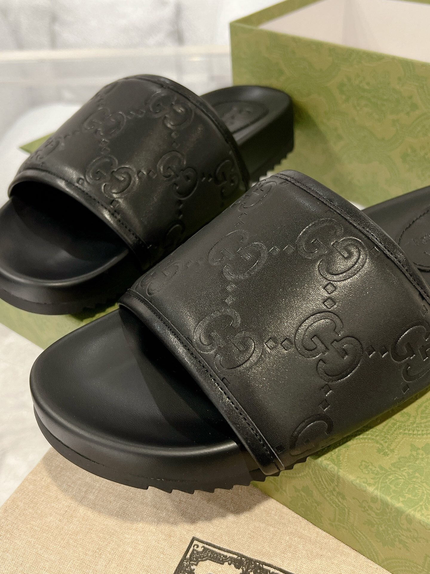Gucci Logo Pattern Leather Slide Black - Image 4