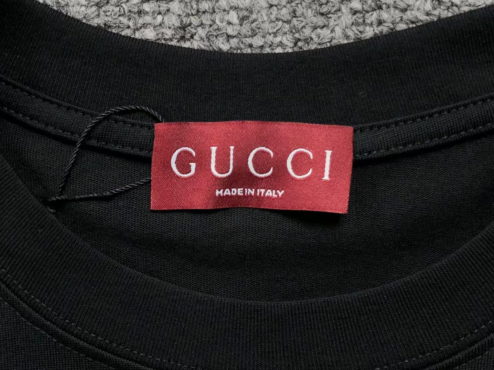 Gucci Lettering Logo Tshirt Black - Image 4