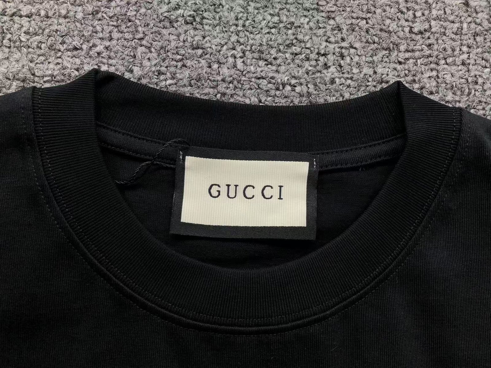 Gucci Golden Logo Tshirt Black - Image 4