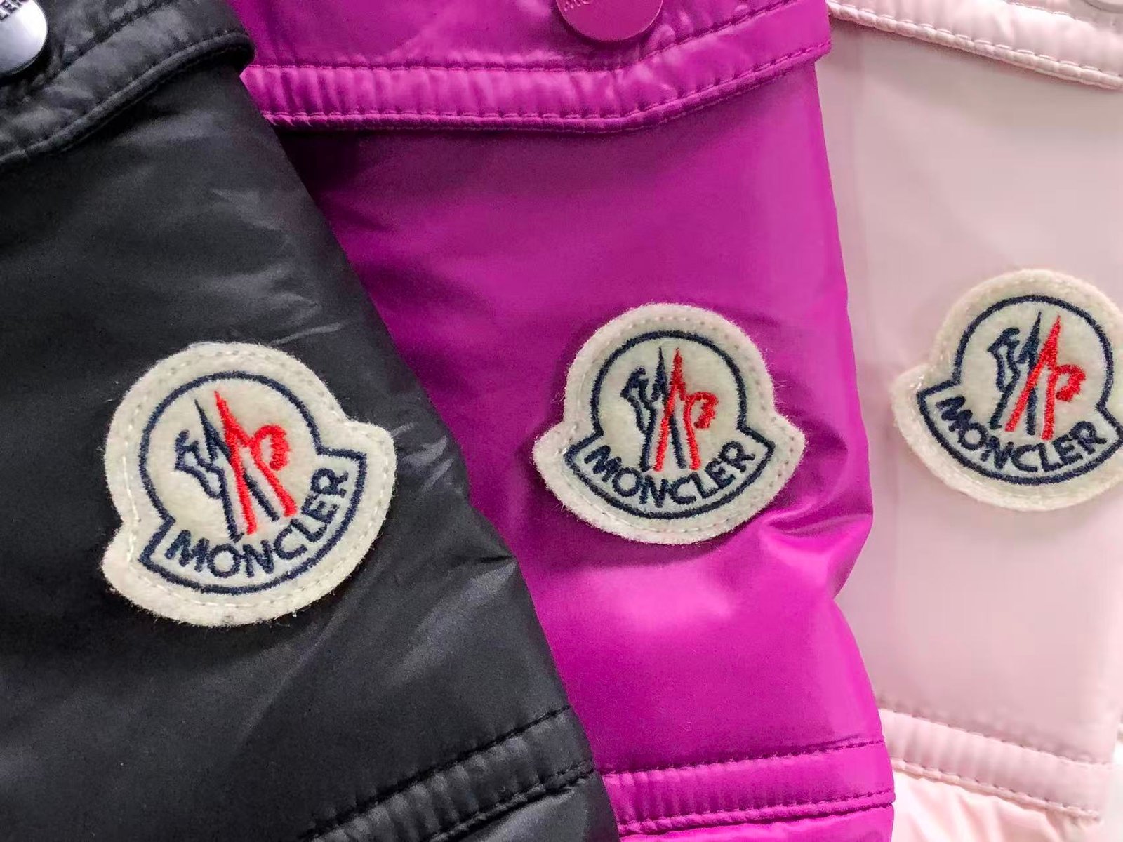 Moncler Cropped Puffer White - Image 4