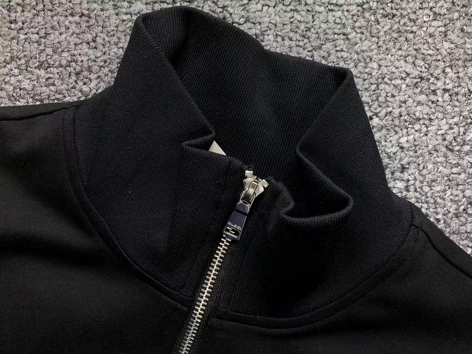 Gucci Vertical Stripes Logo Set - Image 5