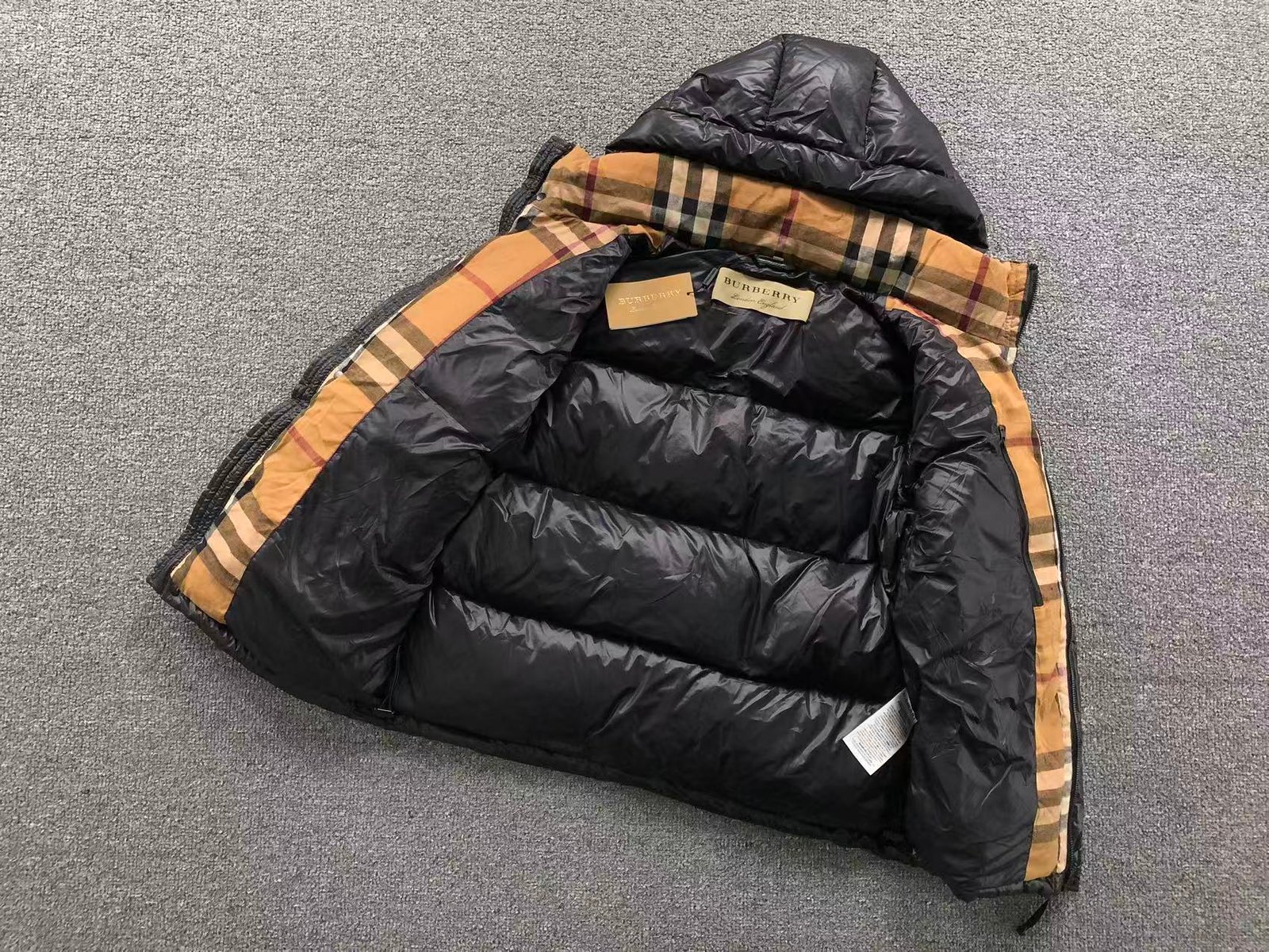 Burberry Pattern Puffer Shiny Black - Image 5