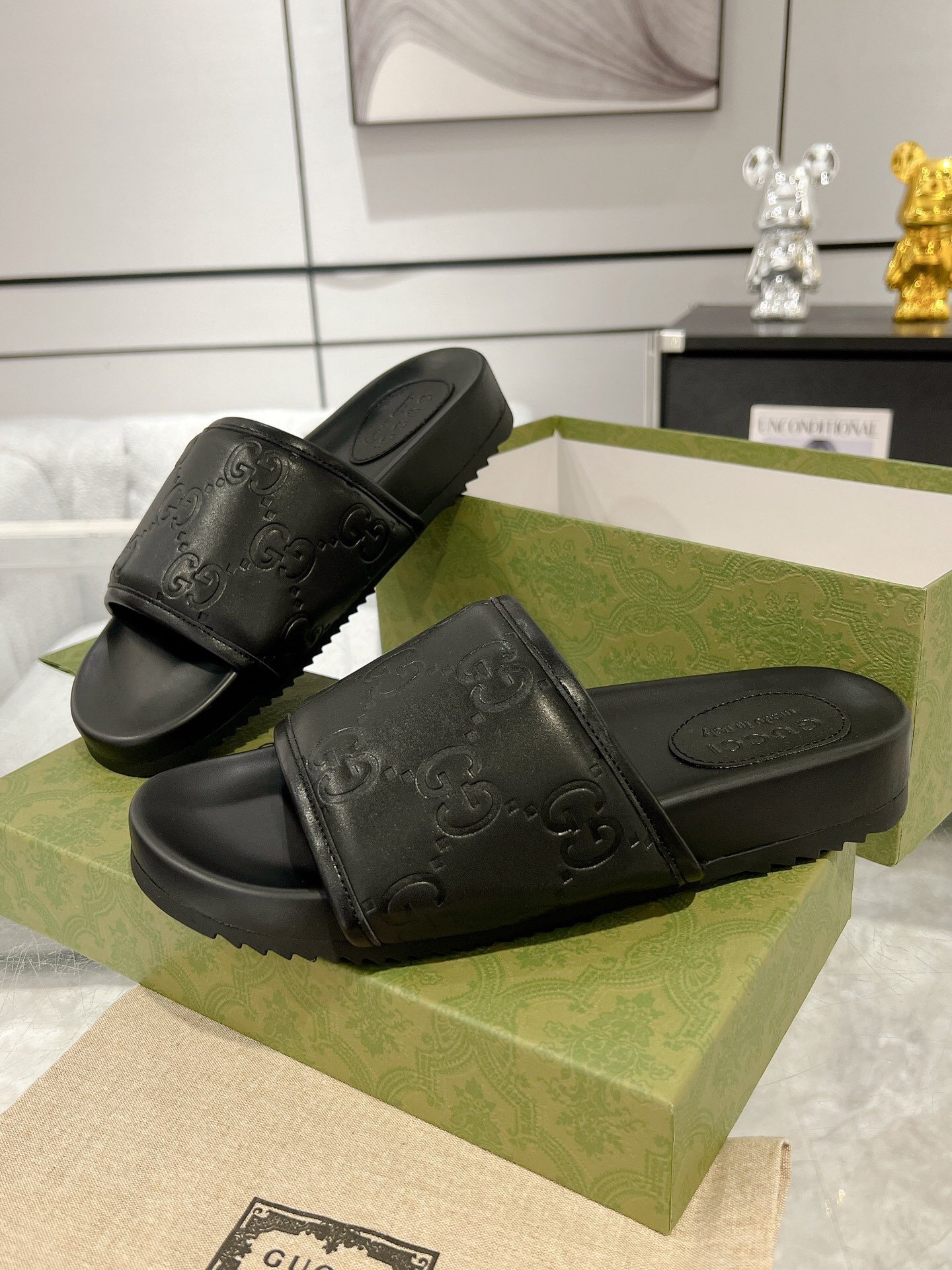 Gucci Logo Pattern Leather Slide Black - Image 6