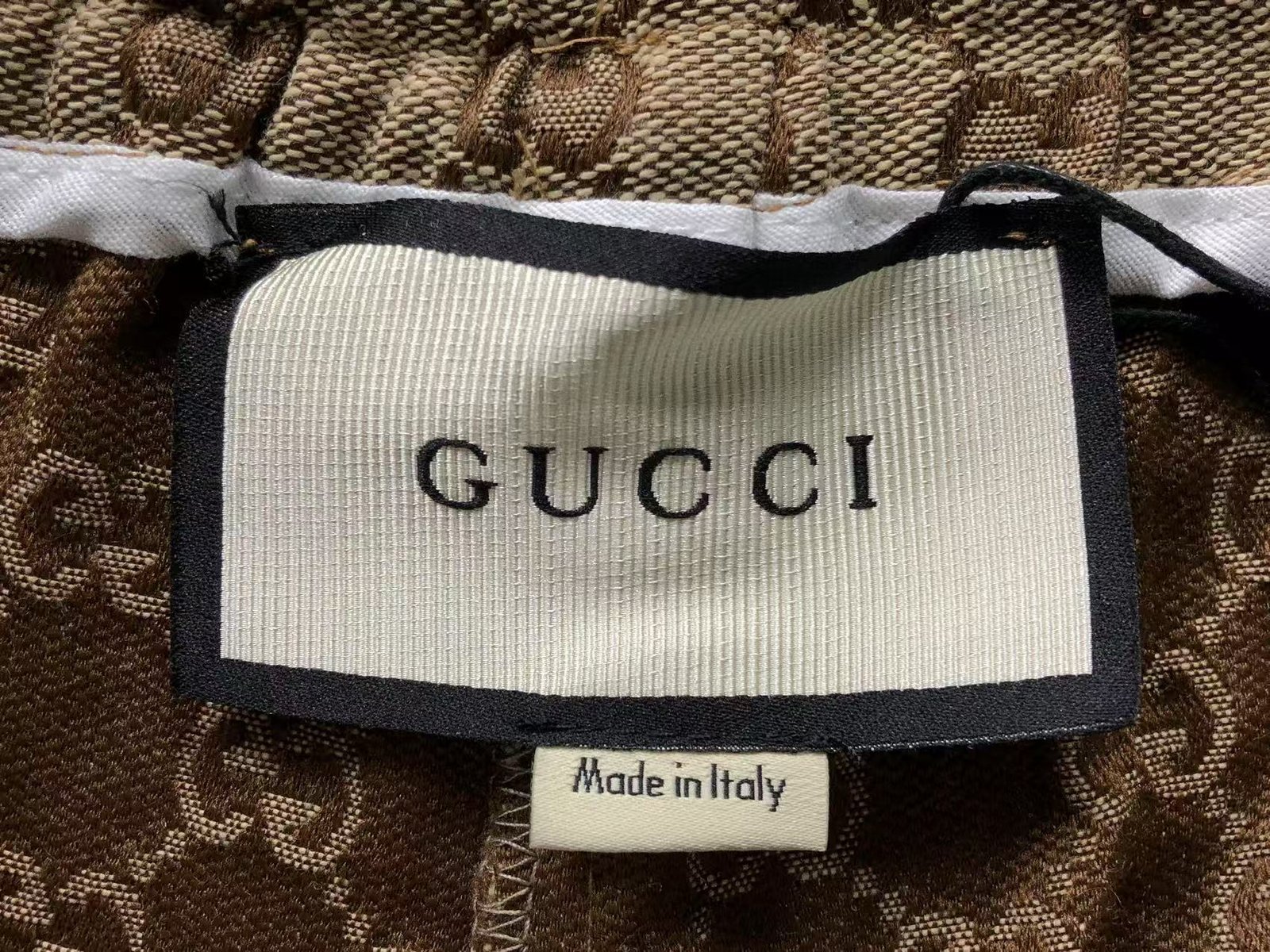 Gucci Print Logo Shorts - Image 6