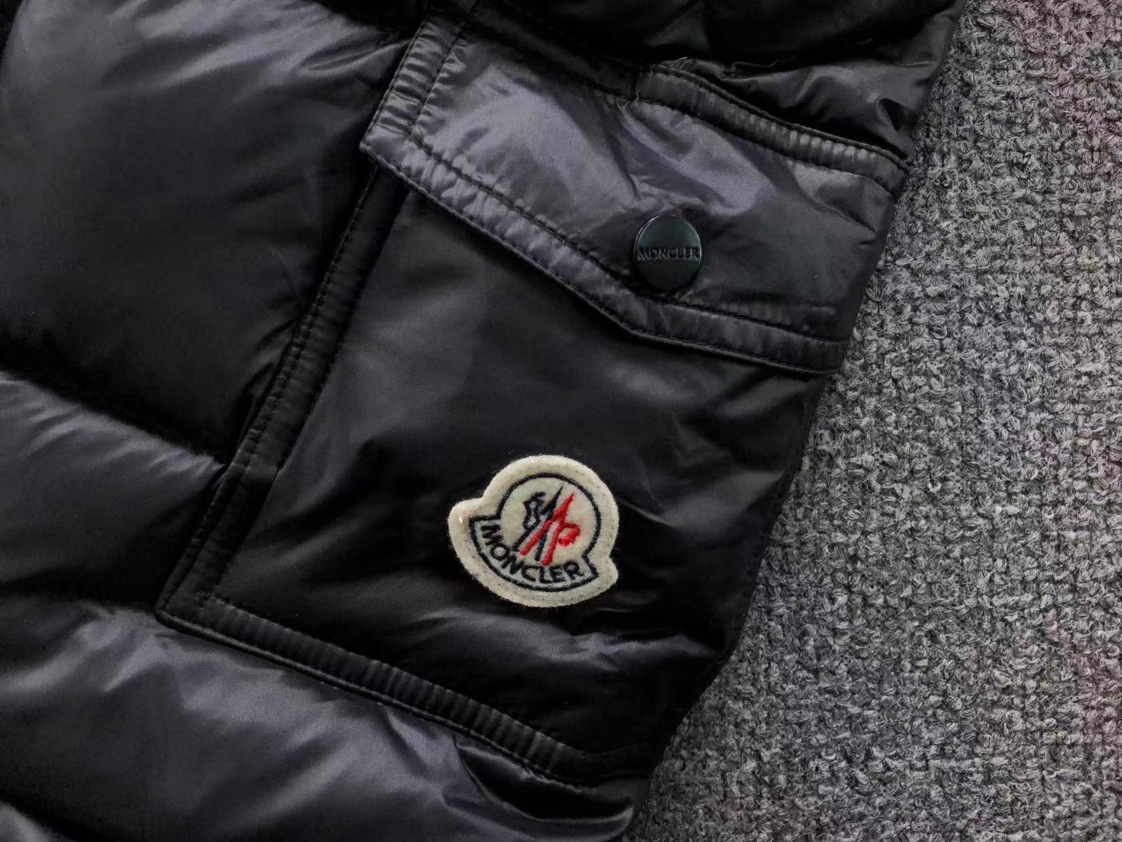 Moncler Cropped Puffer White - Image 7