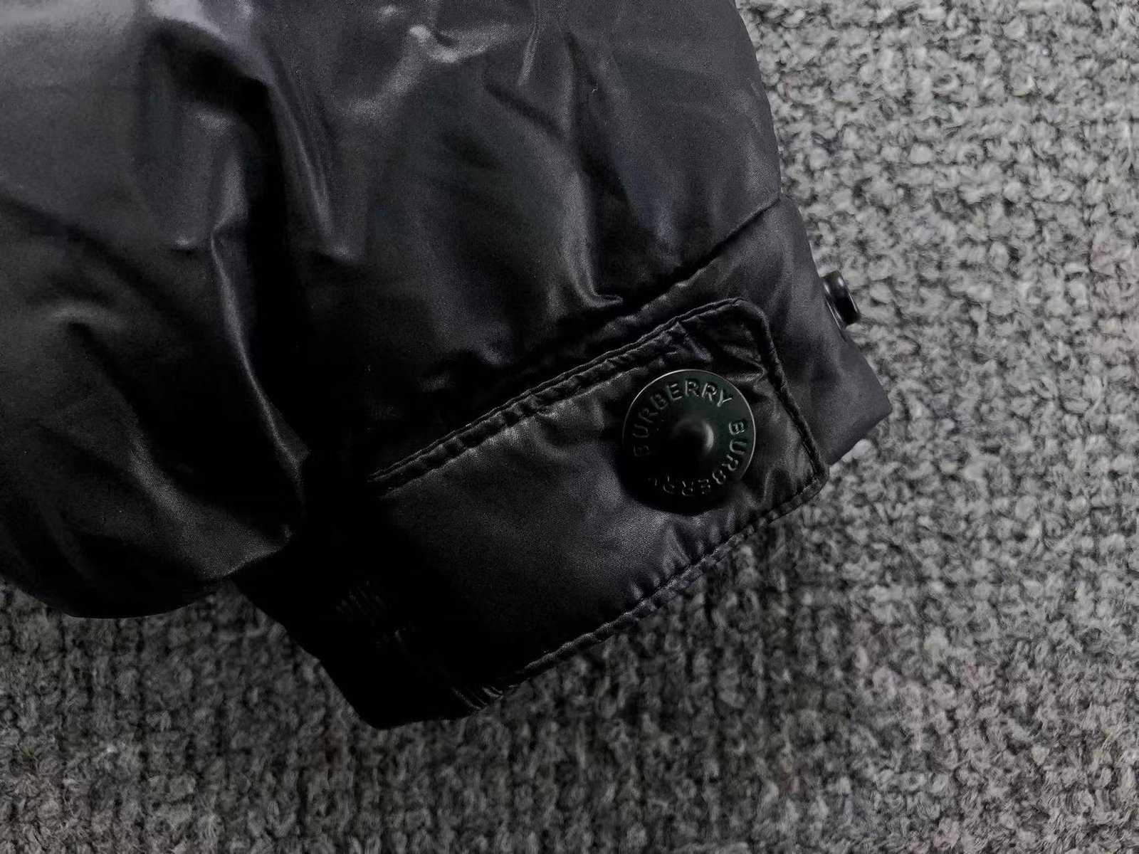 Burberry Pattern Puffer Shiny Black - Image 7