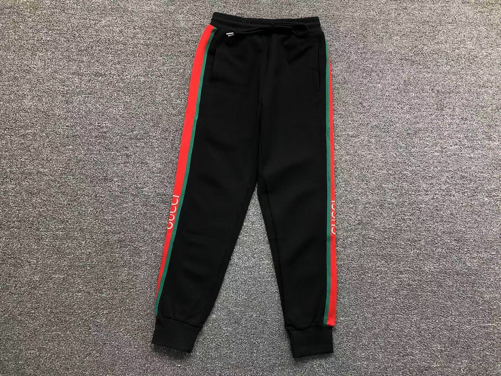 Gucci Vertical Stripes Logo Set - Image 7