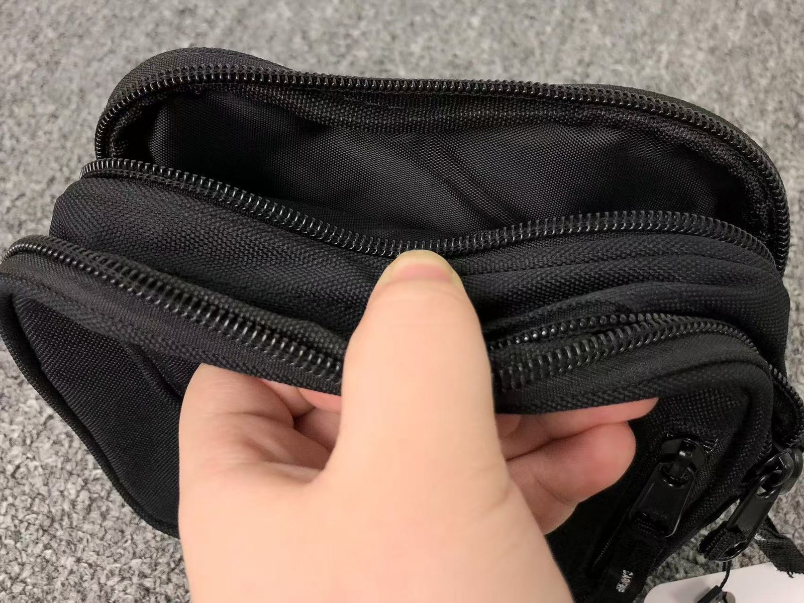 Carhartt Wip Essentials Small Bag Black - Image 9