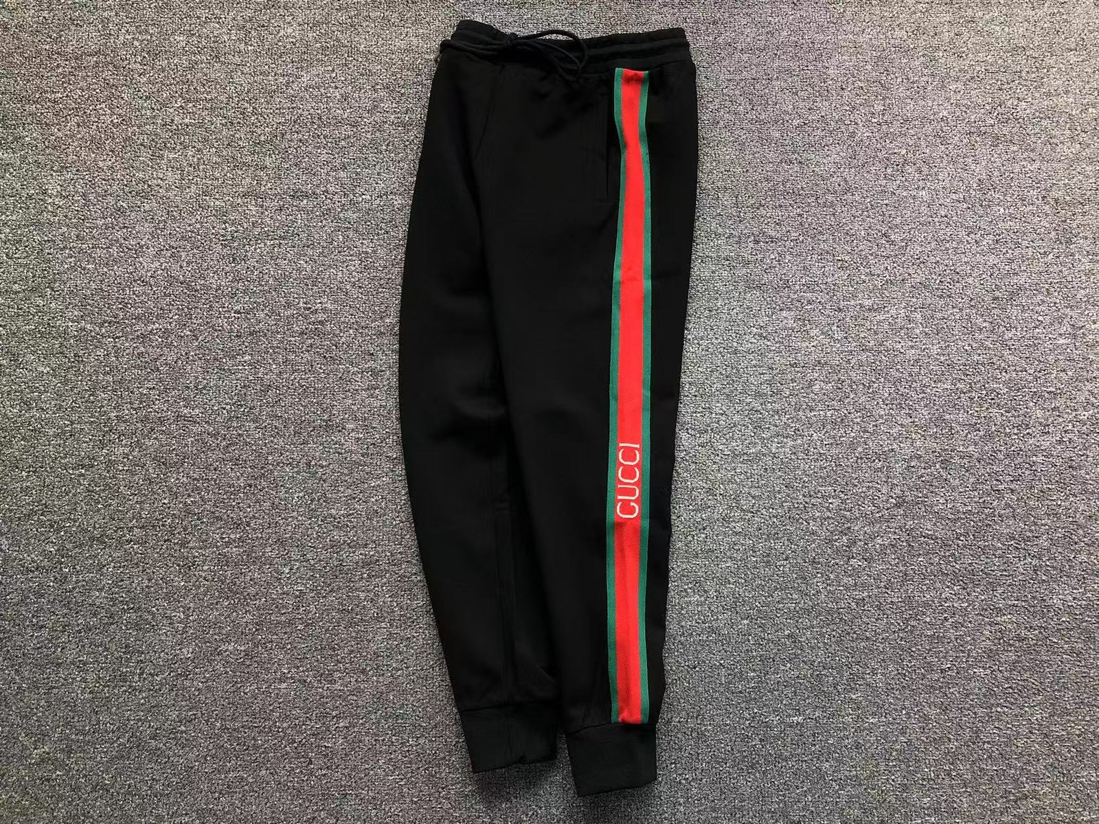 Gucci Vertical Stripes Logo Set - Image 9