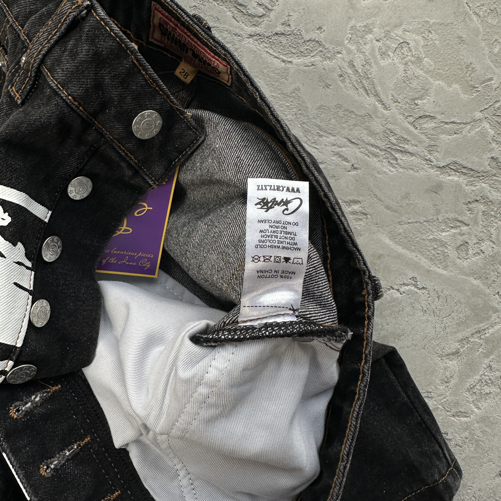 Corteiz Island Baggy Shorts-Black - Image 8