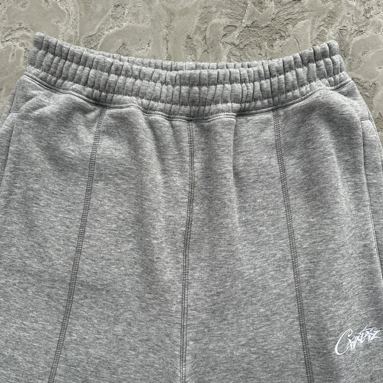 Corteiz Rawhem Shorts Heather Grey - Image 4