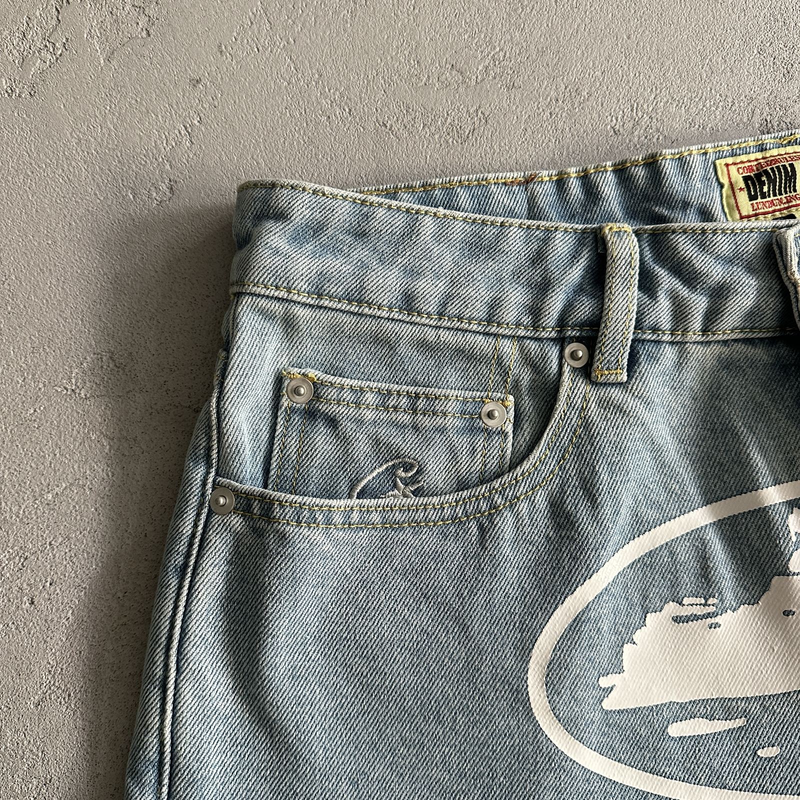 Corteiz Island Baggy Shorts - Image 4