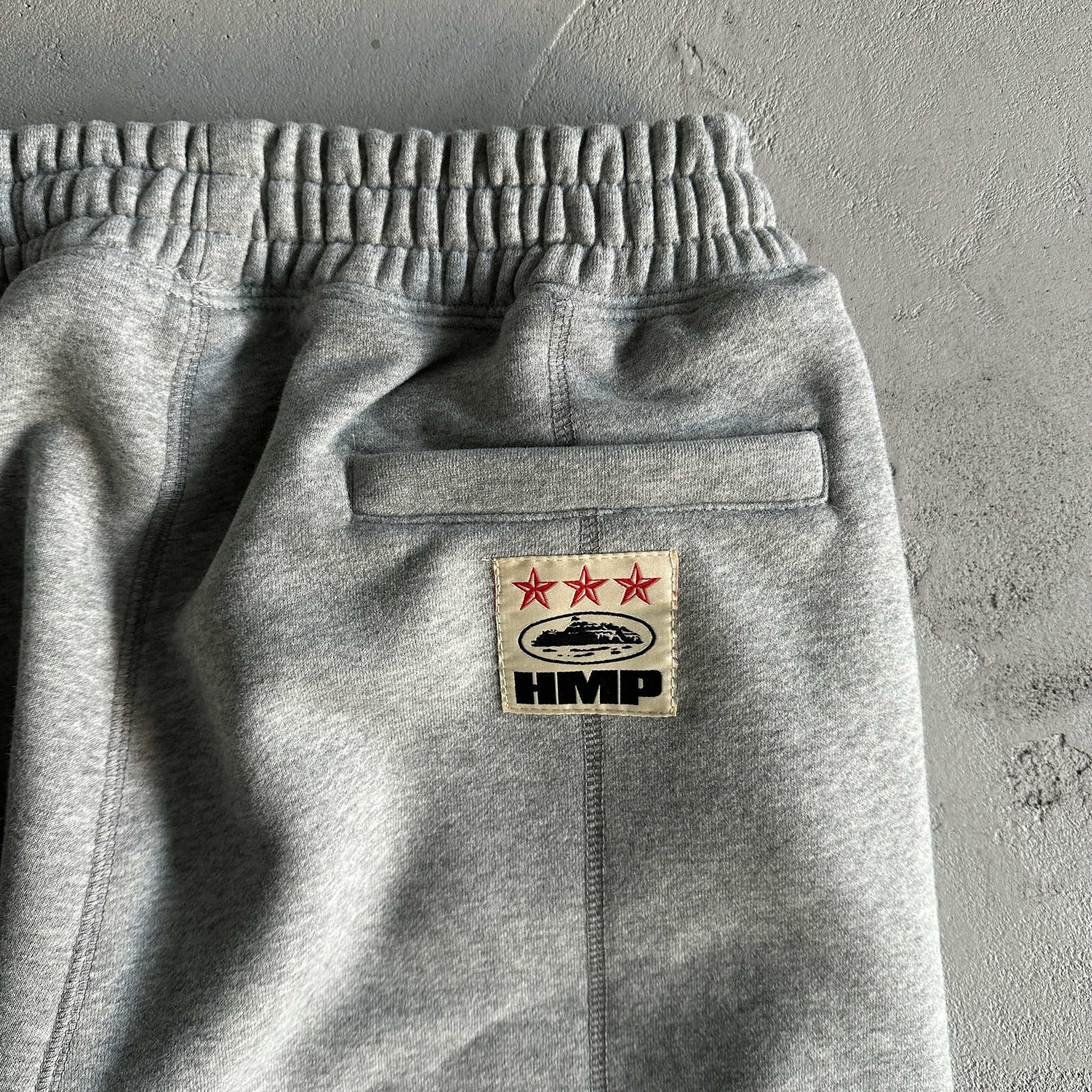 Corteiz HMP 3 Star Sweatpants Grey - Image 4