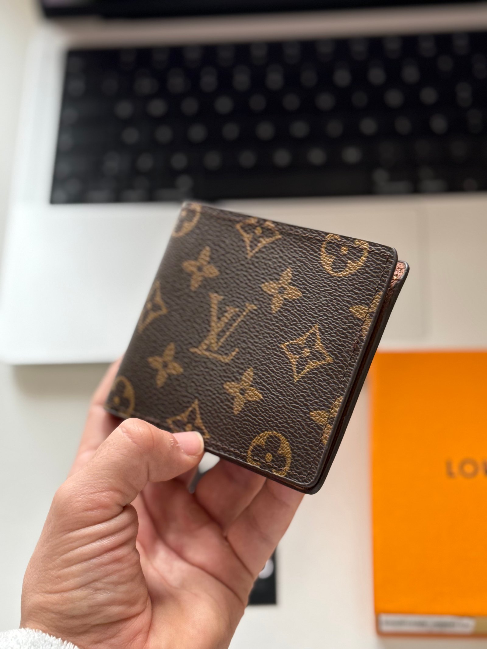 Louis Vuitton monogram bifold men’s - Image 6