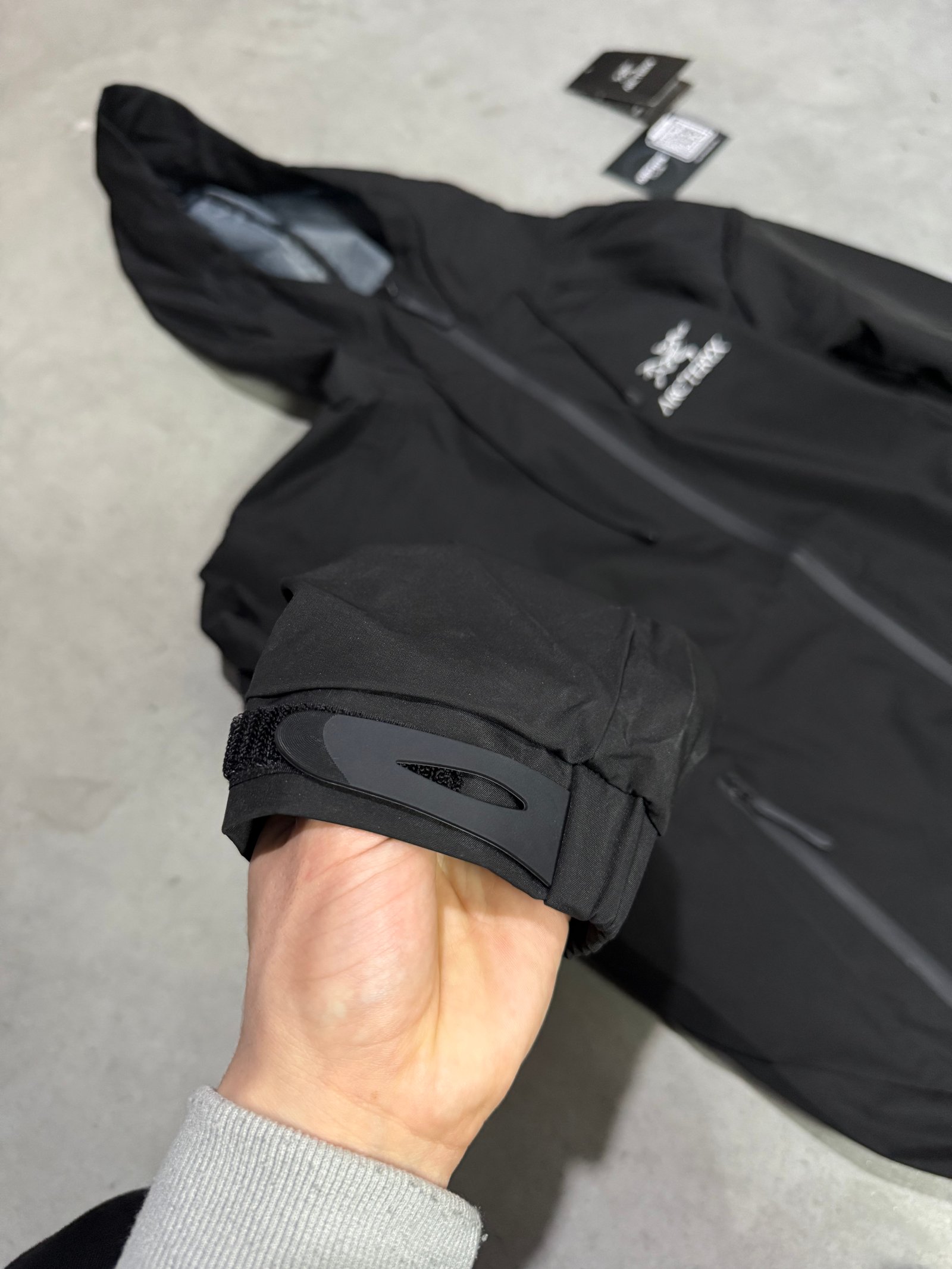 Arcteryx Mens Beta Jacket Black - Image 10